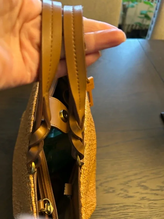 Fossil Tan Woven Shoulder Bag with Leather Handles wooden key charm - Picture 6 of 13